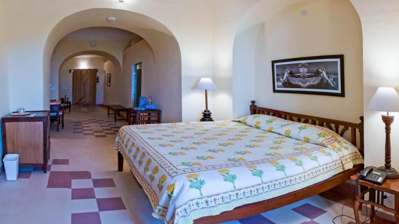 นีมรานา ติชรา ฟอร์ต พาเลซ Hotel Tijara ภายนอก รูปภาพ