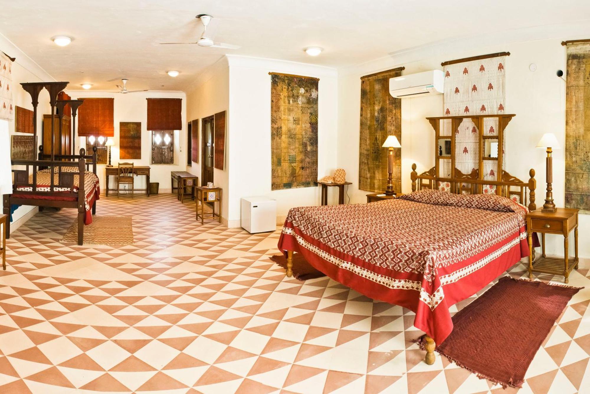 นีมรานา ติชรา ฟอร์ต พาเลซ Hotel Tijara ภายนอก รูปภาพ
