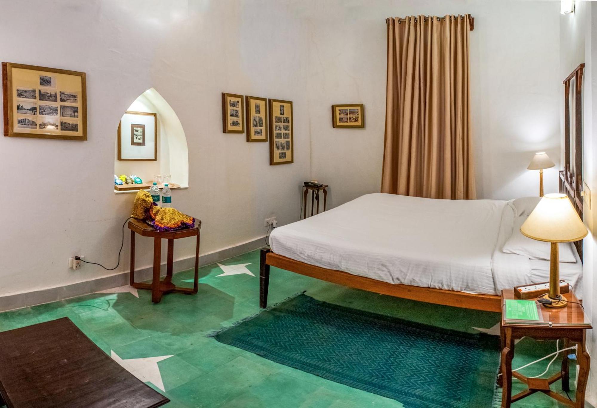 นีมรานา ติชรา ฟอร์ต พาเลซ Hotel Tijara ภายนอก รูปภาพ